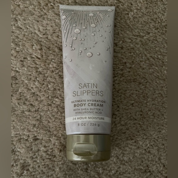 Bath & Body Works Satin Slippers body cream - Picture 1 of 1